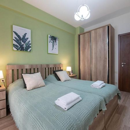 Gg Home - Cozy 2-Bedroom Apartment On Givi Kartozia Tbilisi Luaran gambar