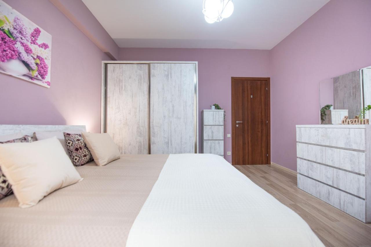 Gg Home - Cozy 2-Bedroom Apartment On Givi Kartozia Tbilisi Luaran gambar
