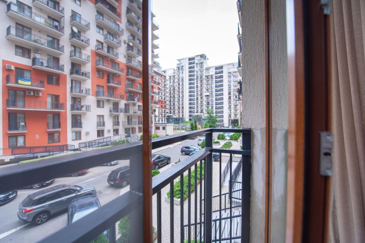 Gg Home - Cozy 2-Bedroom Apartment On Givi Kartozia Tbilisi Luaran gambar