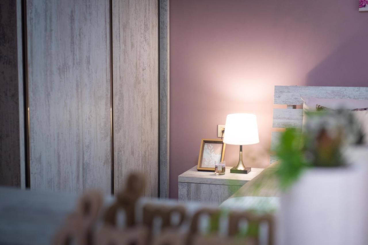 Gg Home - Cozy 2-Bedroom Apartment On Givi Kartozia Tbilisi Luaran gambar