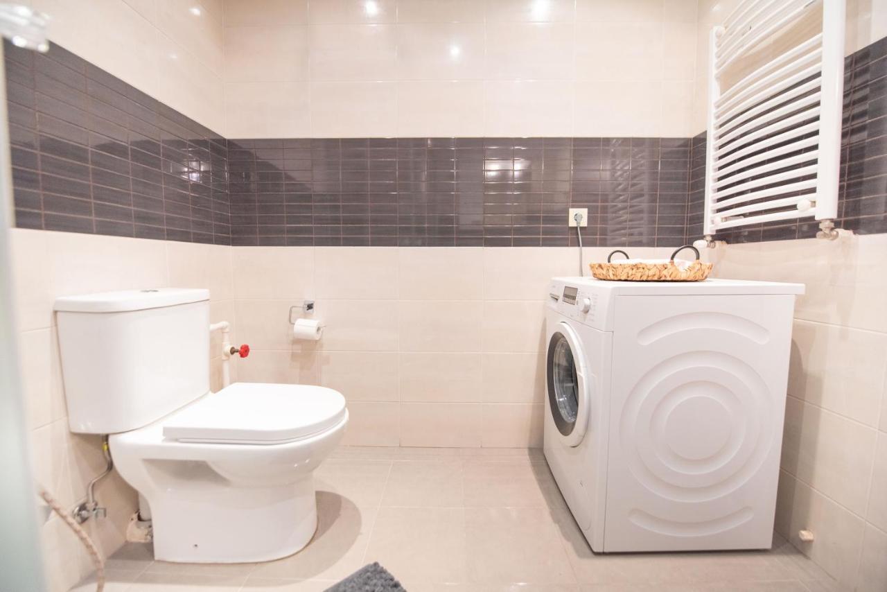Gg Home - Cozy 2-Bedroom Apartment On Givi Kartozia Tbilisi Luaran gambar